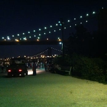 Brooklyn Bridge Park - Two bridges - Parks Near Me - Brooklyn, New York