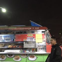 Los Corias Taco Truck - Los Corias taco truck at NYE party w/ P-Lo 2017!