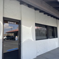 The Pointed Pearl Skincare - Business front