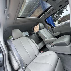yonkers autoland - Clean interior... !!!! Like new condition!