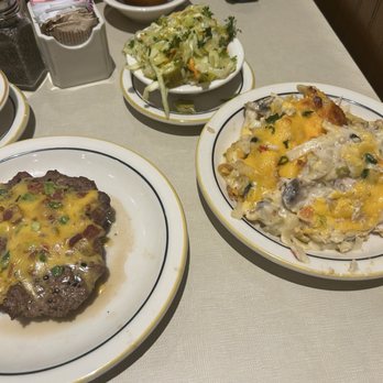 Cleburne Cafeteria - Chicken tetrazzini - American Near Me - Houston, Texas