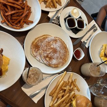 The Corner Haus - Bacon egg and cheese Smash burgers Sweet potato fries Pancakes - Desserts Near Me - Elizabeth, New Jersey The Corner Haus - Bacon egg and cheese Smash burgers Sweet potato fries Pancakes - Desserts Near Me - Elizabeth, New Jersey