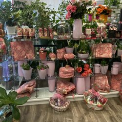 Bev's Flowers & Gifts