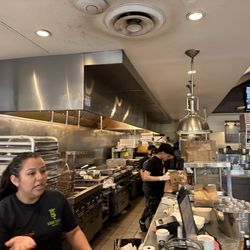 Good Stuff Eatery - The worker that disappointed the Famous Chef Thomas