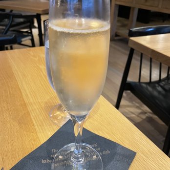 Artisan Bistro - Champagne - New American Near Me - Boston, Massachusetts