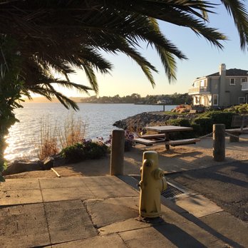 Shorelight Inn - Waterfront location! - Bed & Breakfast Near Me - Benicia, California