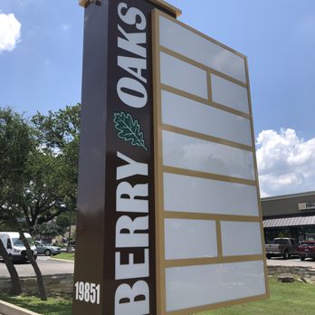 Republic Sign - Berry Oaks Shopping Center Multi-Tenant Monument - Signmaking Near Me - San Antonio, Texas Republic Sign - Berry Oaks Shopping Center Multi-Tenant Monument - Signmaking Near Me - San Antonio, Texas