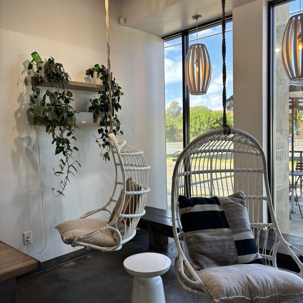 Akamai Coffee - Coffee & Tea Near Me - Kihei, Hawaii