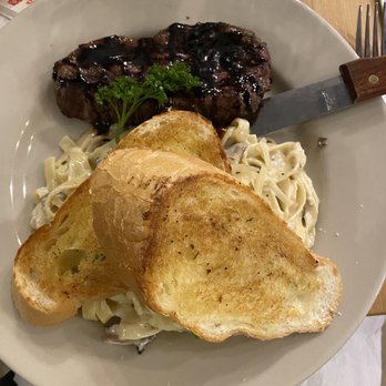 Dewey's Restaurant and Bar - Steak fettuccine - Sandwiches Near Me - Moab, Utah