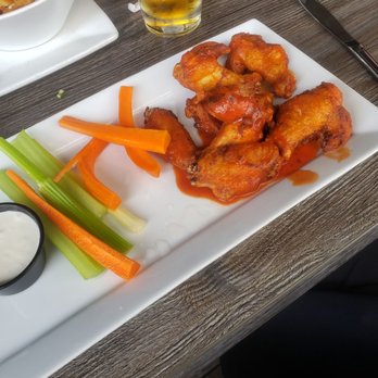 Knolls Restaurant - $2 per wing? - American Near Me - Long Beach, California Knolls Restaurant - $2 per wing? - American Near Me - Long Beach, California