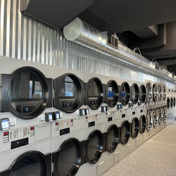 Spin Laundry - Laundromat Near Me - Shorewood, Wisconsin Spin Laundry - Laundromat Near Me - Shorewood, Wisconsin