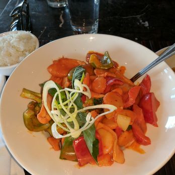 Rouge - Chicken spicy curry and coconut sauce - Asian Fusion Near Me - Brossard, Quebec