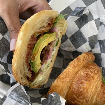 Dear Mama - Vegan BLT on a croissant - Coffee & Tea Near Me - New York, New York