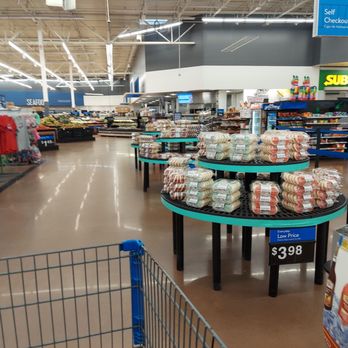 Walmart Supercenter - Front of store near the Subway - Department Stores Near Me - Wimauma, Florida