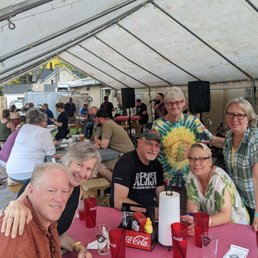 Having a great time on a Friday night with the wonderful food and outstanding music!