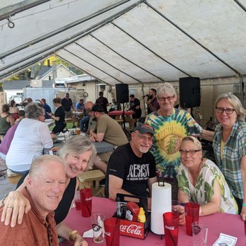 Lake Superior Smokehouse Brewpub - Having a great time on a Friday night with the wonderful food and outstanding music! - Brewpubs Near Me - Harvey, Michigan