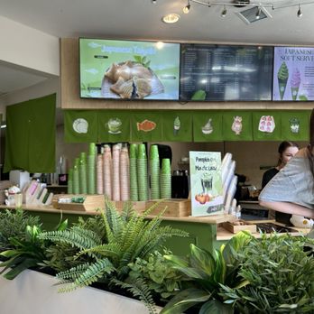 Ichigo Matcha - Working counter and staff - Ice Cream & Frozen Yogurt Near Me - Boulder, Colorado