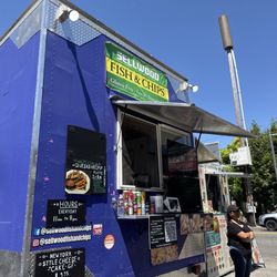Sellwood Fish and Chips - Outdoor dining