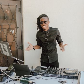 Loee - DJs Near Me Loee - DJs Near Me