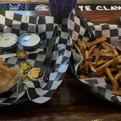 Time Warp Tavern - W burger