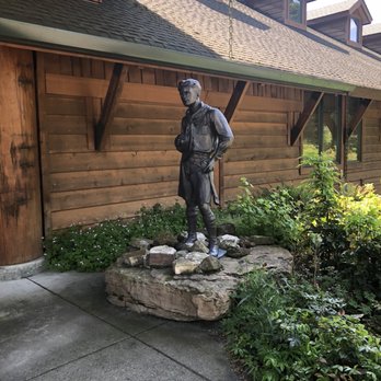 Tacoma Scout Shop - Statue outside of entrance - Outdoor Gear Near Me - Tacoma, Washington Tacoma Scout Shop - Statue outside of entrance - Outdoor Gear Near Me - Tacoma, Washington