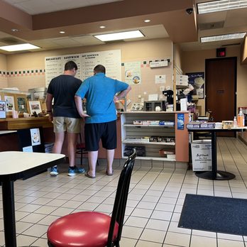 Bixby Plaza Cafe - inside - Cafes Near Me - Seal Beach, California