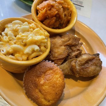 Mama J's Kitchen - Fried chicken with Mac and cheese and candied yams - Soul Food Near Me - Richmond, Virginia