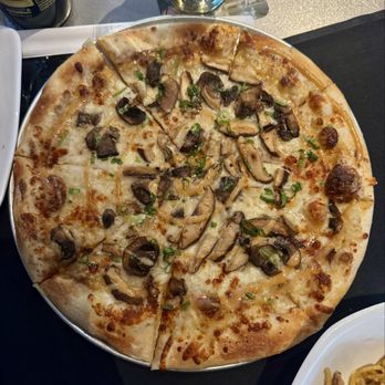 Yard House - truffle pizza - American Near Me - Sparks, Nevada