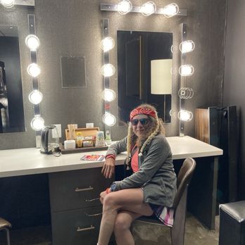 ACL Live at The Moody Theater - Sitting i. The dressing room - Music Venues Near Me - Austin, Texas