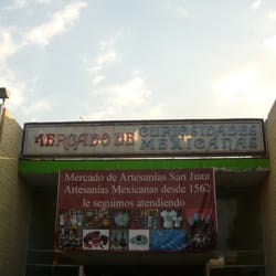 Mercado de artesanías y curiosidades mexicanas San Juan