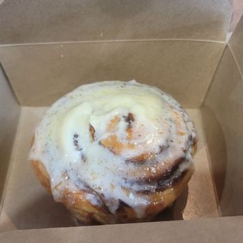 Mandala Cafe - Cinnamon Roll - Coffee & Tea Near Me - Chicago, Illinois