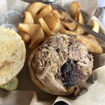 Apple Valley Cafe - Pulled pork - Cafes Near Me - Townsend, Tennessee