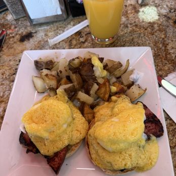 The Great Grill - Diners Near Me - Burbank, California The Great Grill - Diners Near Me - Burbank, California
