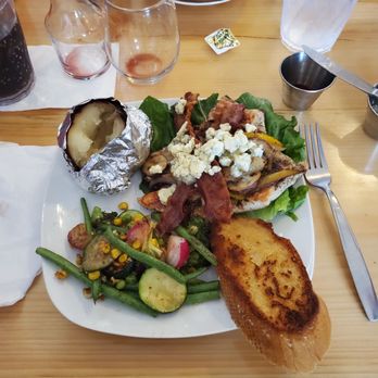 Table 15 - Smothered chicken - Coffee & Tea Near Me - Montello, Wisconsin