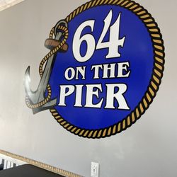 64 On The Pier - Bar area