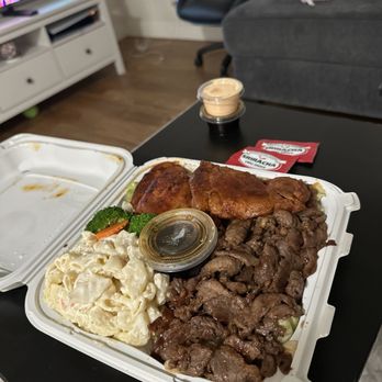 Burnin' Grill - 2 meat combo plate - Hawaiian Near Me - Santa Clarita, California Burnin' Grill - 2 meat combo plate - Hawaiian Near Me - Santa Clarita, California