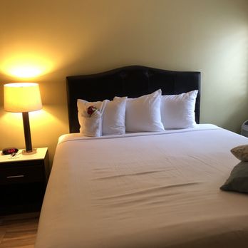 El Royale Hotel Studio City - The bed, so cute - Hotels Near Me - Los Angeles, California El Royale Hotel Studio City - The bed, so cute - Hotels Near Me - Los Angeles, California