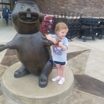 Buc-ee's - What is up with the Beaver? She wants her picture taken everytime! - Gas Stations Near Me - Fort Worth, Texas