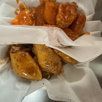 Wings & Seafood - All flat hot wing and honey garlic peppers flavor - Chicken Wings Near Me - Randallstown, Maryland Wings & Seafood - All flat hot wing and honey garlic peppers flavor - Chicken Wings Near Me - Randallstown, Maryland