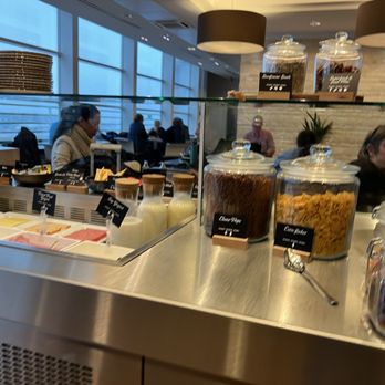 Diamond Lounge - Terminal B - Food area - Airport Lounges Near Me - Zaventem, VBR