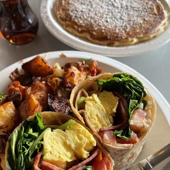 2nd Street Pike Grill - Turkey Bacon Wrap - New American Near Me - Southampton, Pennsylvania