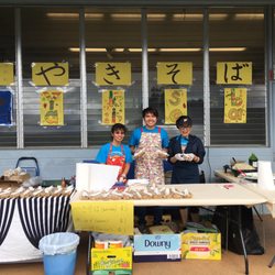 Manoa Japanese Language School - Sensei's making yakisoba @ 2019 Fair