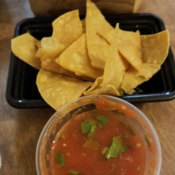 Madre - Complimentary salsa and chips - Mexican Near Me - Torrance, California Madre - Complimentary salsa and chips - Mexican Near Me - Torrance, California