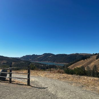 The Ranch at Lake Sonoma - Lake view - Horseback Riding Near Me - Geyserville, California The Ranch at Lake Sonoma - Lake view - Horseback Riding Near Me - Geyserville, California