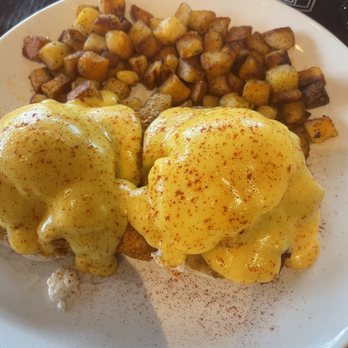The Diner - Fried chicken Benedict - American Near Me - McMinnville, Oregon The Diner - Fried chicken Benedict - American Near Me - McMinnville, Oregon