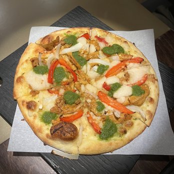 Virtuous Pie - Tandori Chicken Pizza - Pizza Near Me - Victoria, British Columbia