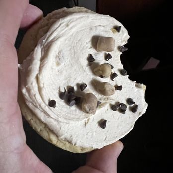 Crumbl - Novi - Cookie dough cookie - Bakeries Near Me - Novi, Michigan