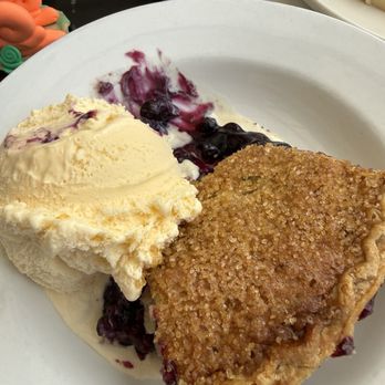 Side Street Cafe - Blueberry pie - American Near Me - Bar Harbor, Maine