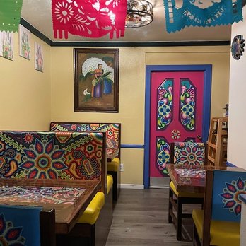 Mario's De La Mesa Restaurant - Bright and festive interior. - Mexican Near Me - La Mesa, California
