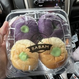 Ube and plain Pandan custard bun